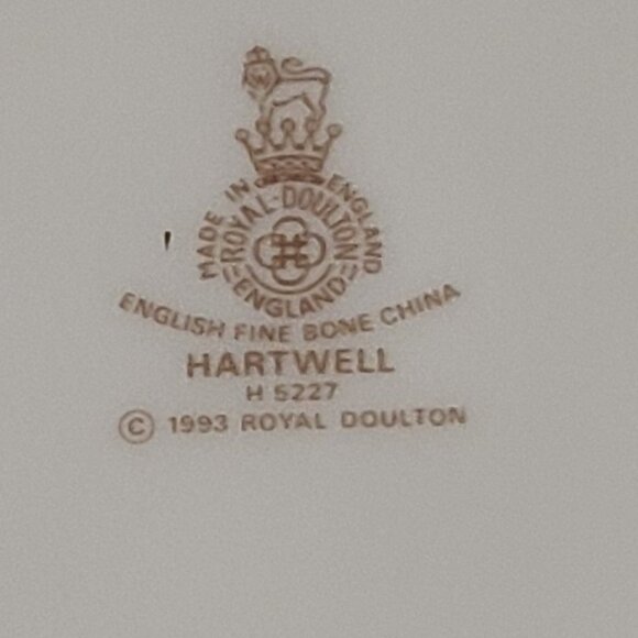 ROYAL DOULTON-- HARTWELL -H-5227 -FOOTED CUP & SAUCER SET MINT CONDITION - Picture 2 of 10